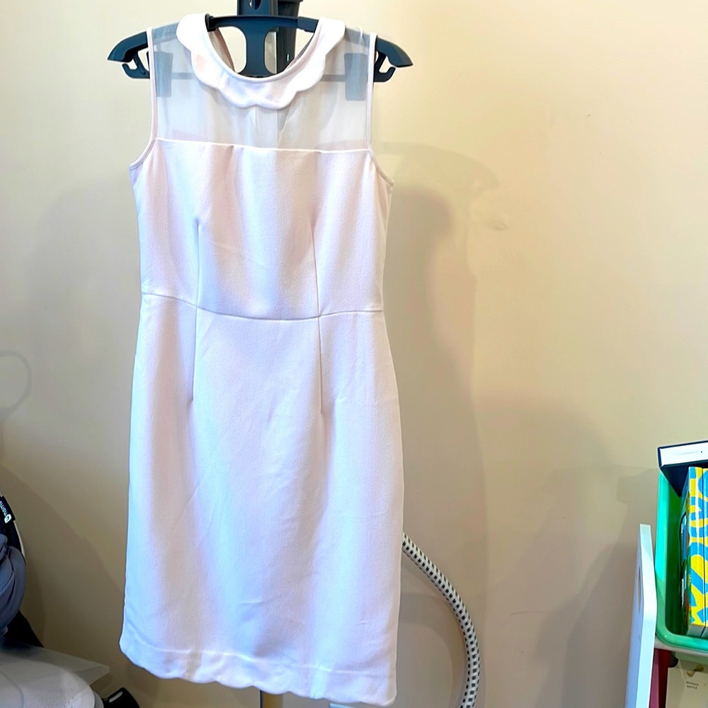 A delicate and classy Light pink Karl Lagerfeld Dress. Size 2. Never been worn.